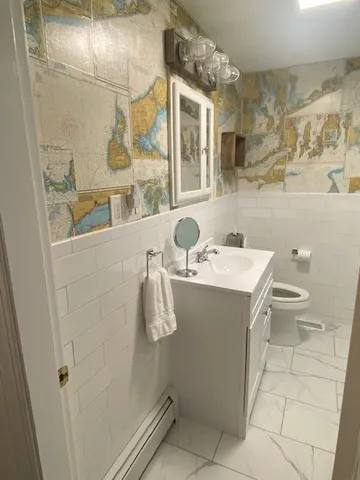 $2,000 | 52 Lawn Avenue, Jamestown, RI 02835