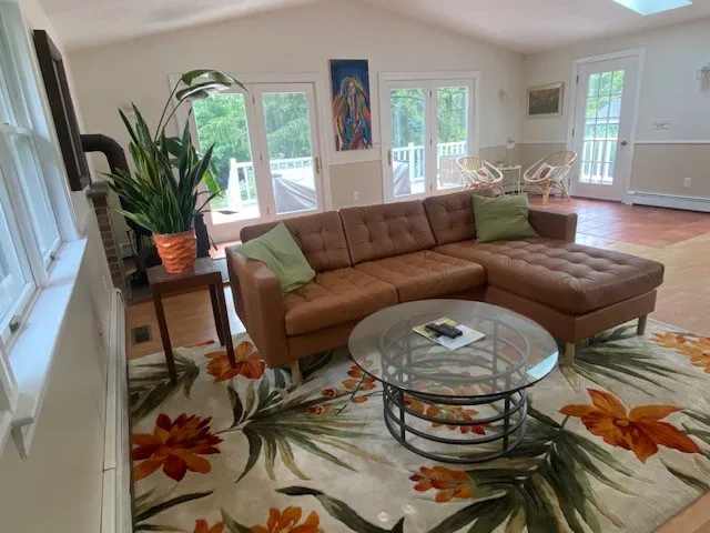 $2,000 | 52 Lawn Avenue, Jamestown, RI 02835