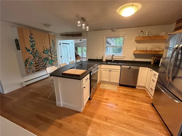 $2,000 | 52 Lawn Avenue, Jamestown, RI 02835