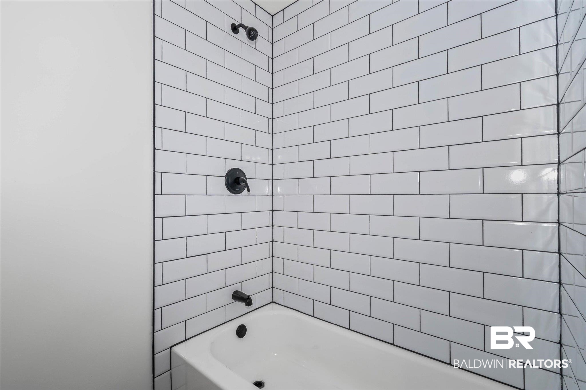 3655 Claridge Road South Mobile, AL 36608 - Photo 21 of 32 Full bath featuring shower / bath combination