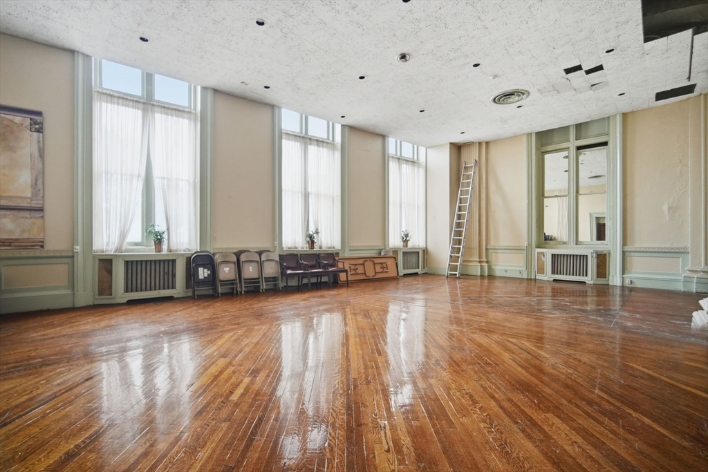 140 Chestnut Street, Unit 205 Springfield, MA 01103 - Photo 19 of 24 Gallery Image 19