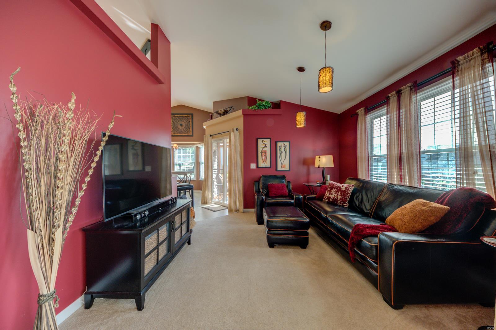 225 Jacobs Way St. Peters, MO 63376 - Photo 7 of 41