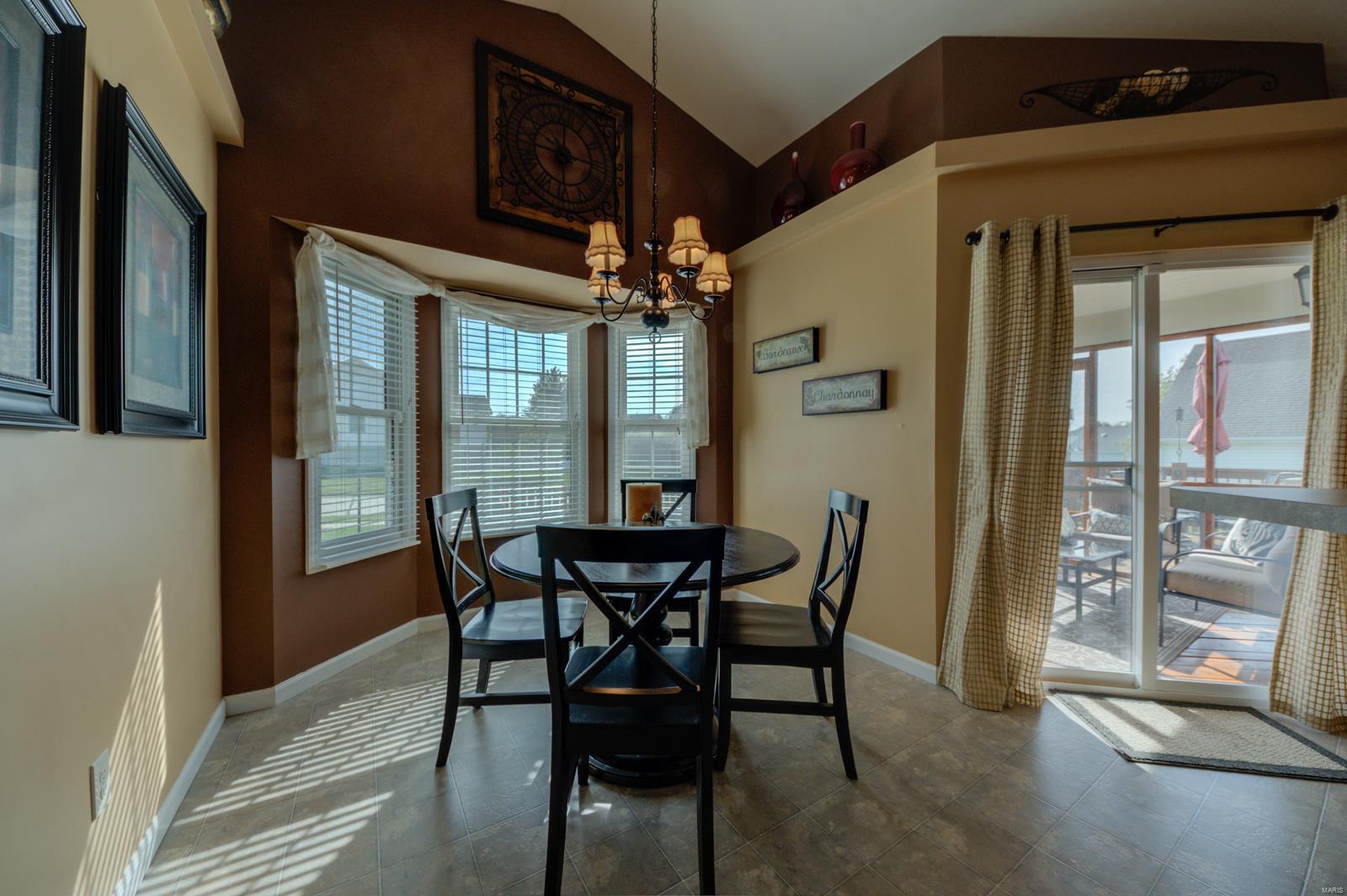 225 Jacobs Way St. Peters, MO 63376 - Photo 10 of 41