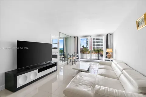 $665,000 | 9273 Collins Avenue, Unit 408, Surfside, FL 33154