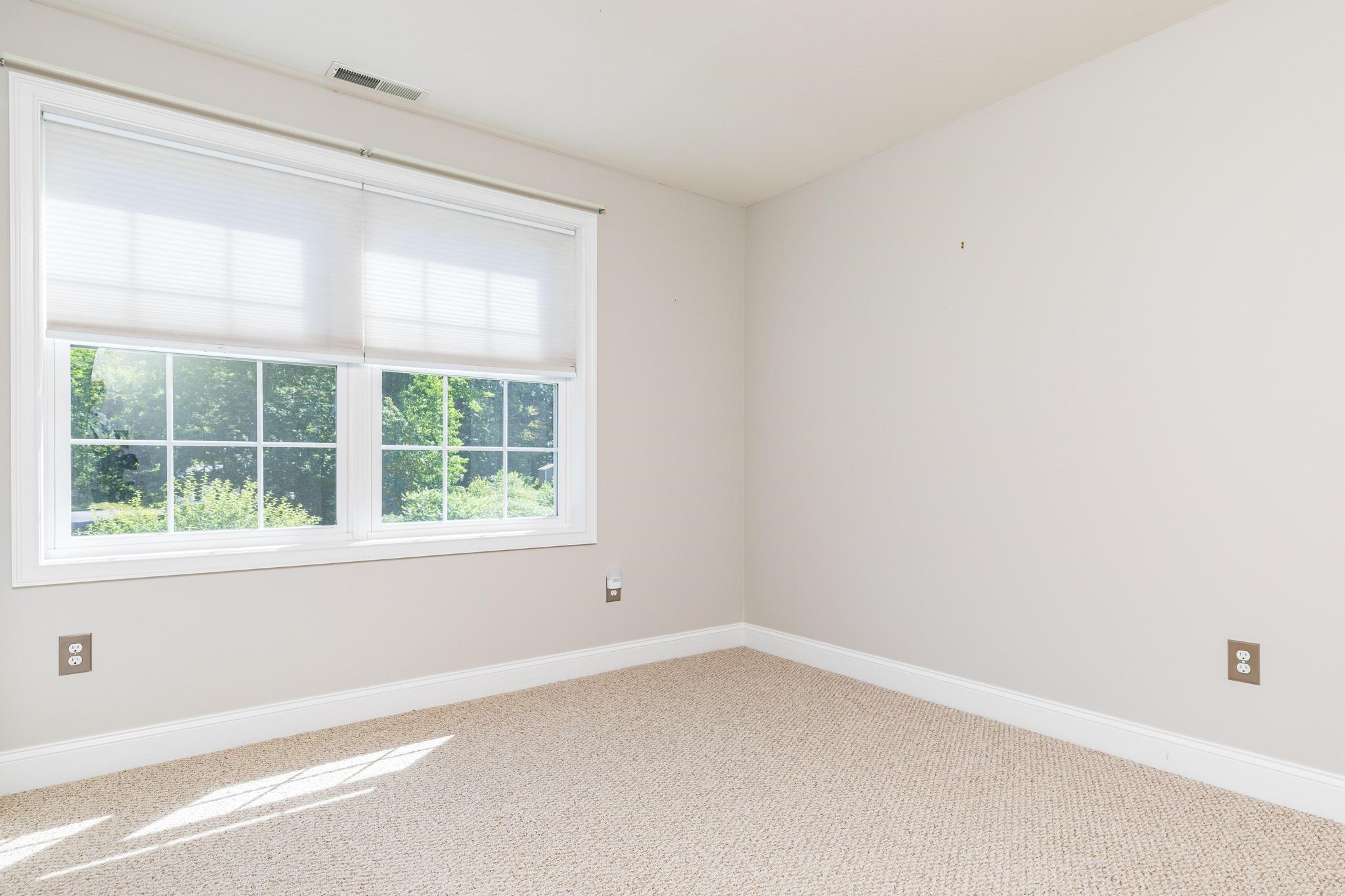 21 Colt Lane Epping, NH 03042 - Photo 26 of 47