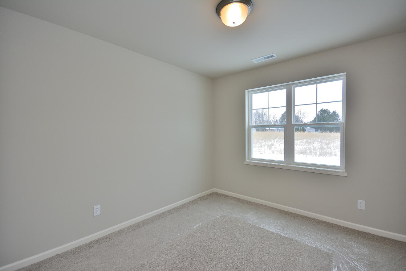 1121 Elderberry Road Oconomowoc, WI 53066 - Photo 11 of 29 90 ARWT (7)