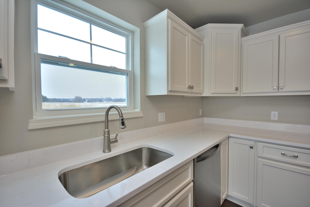 1121 Elderberry Road Oconomowoc, WI 53066 - Photo 21 of 30 90 ARWT (16)