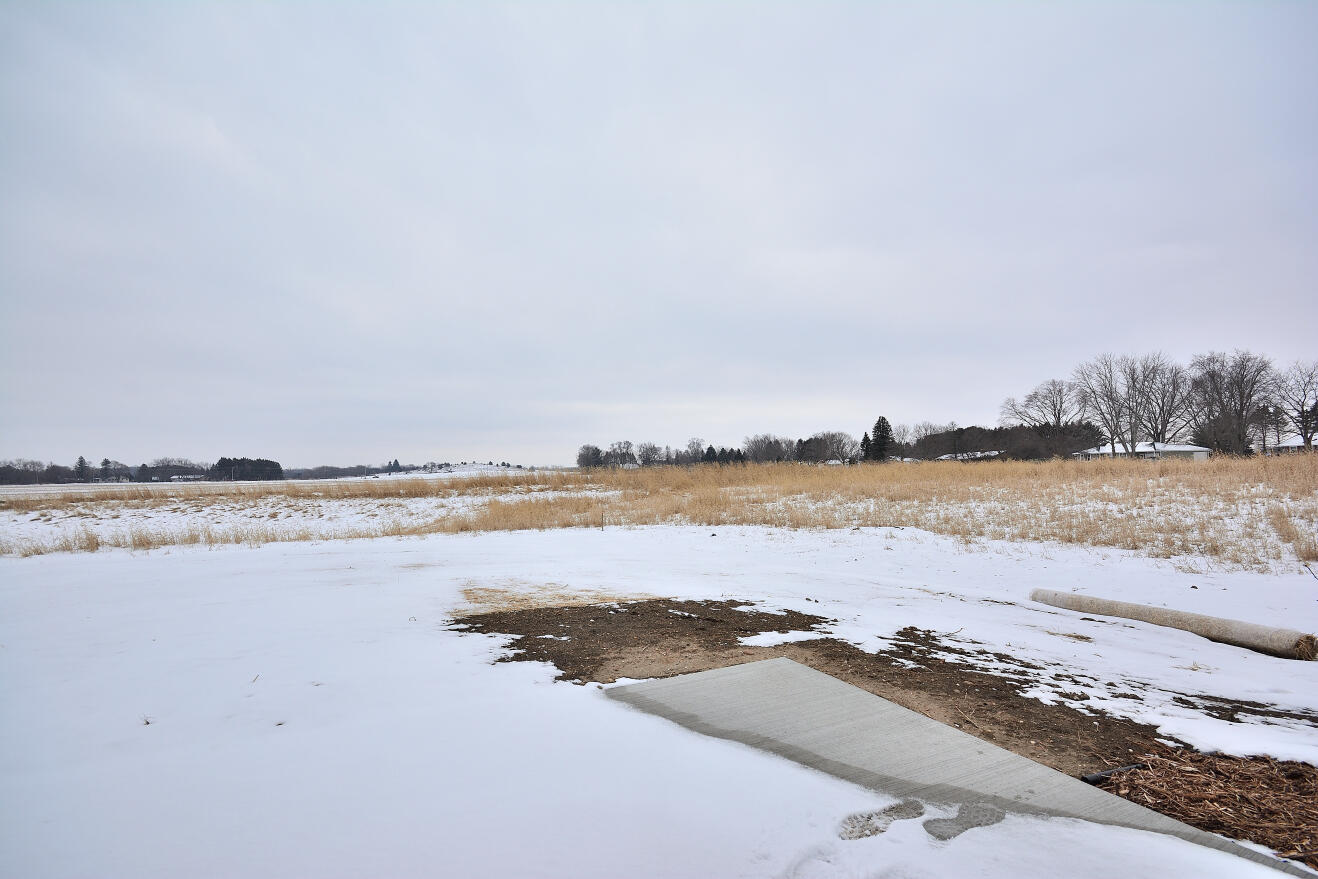 1121 Elderberry Road Oconomowoc, WI 53066 - Photo 29 of 30 90 ARWT (24)