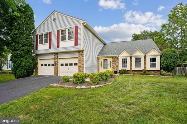 $919,000 | 4609 Sand Rock Lane, Chantilly, VA 20151