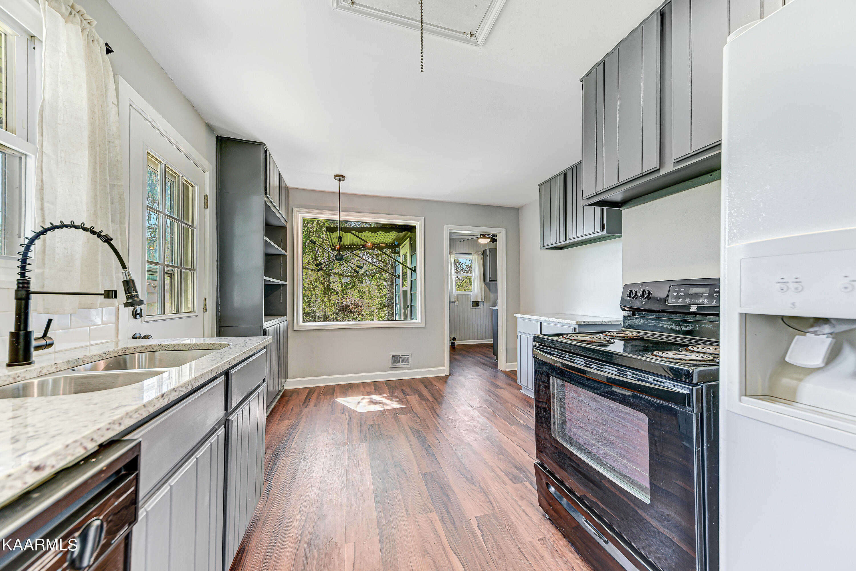 211 Alder Lane Oak Ridge, TN 37830 - Photo 4 of 19 AgentOptix -4