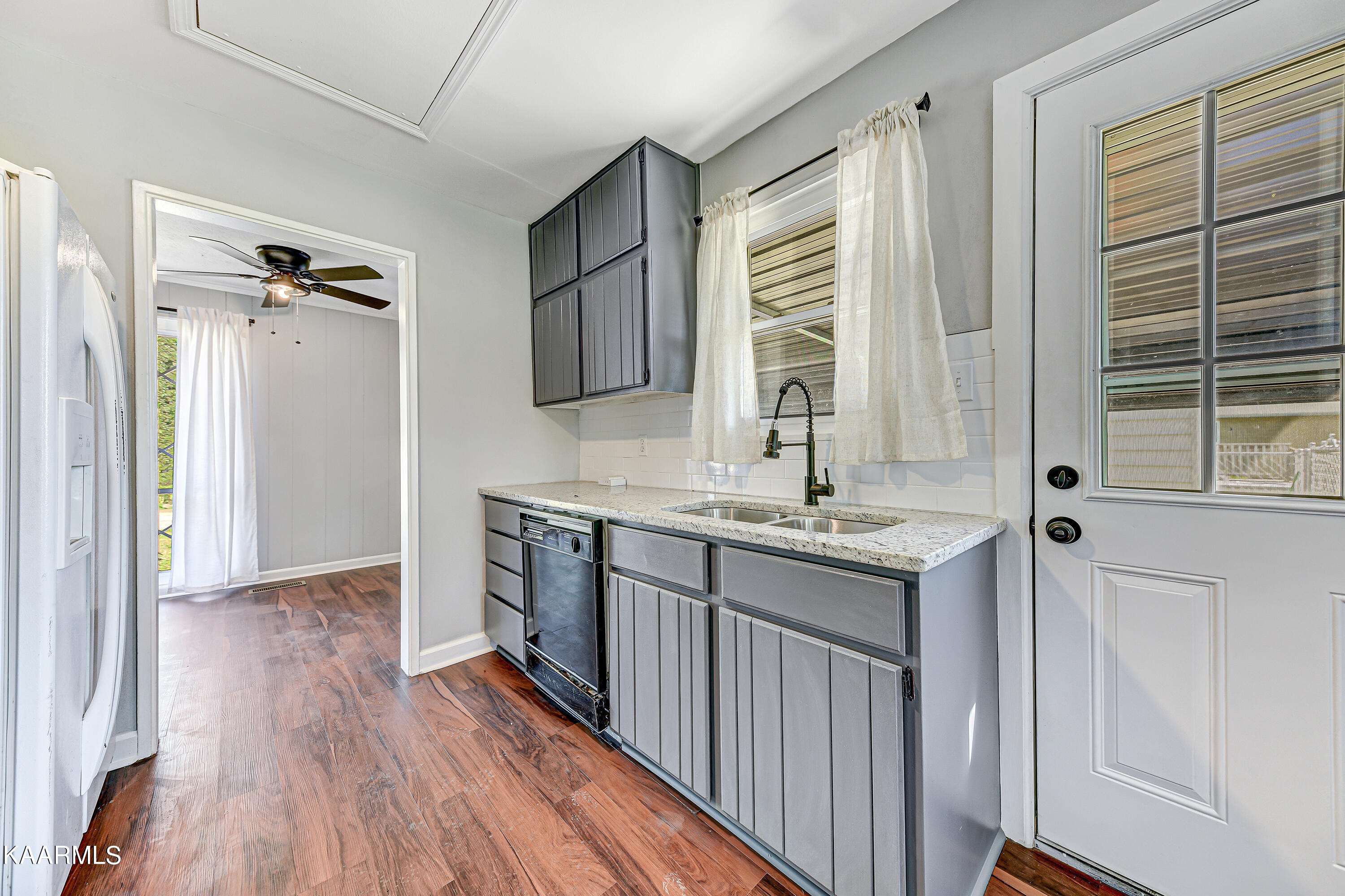 211 Alder Lane Oak Ridge, TN 37830 - Photo 6 of 19 AgentOptix -2