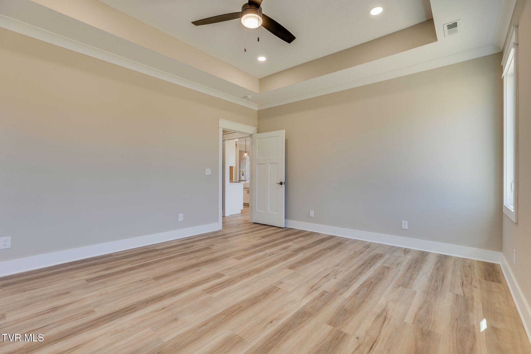 321 Allison Road Piney Flats, TN 37686 - Photo 17 of 36 017
