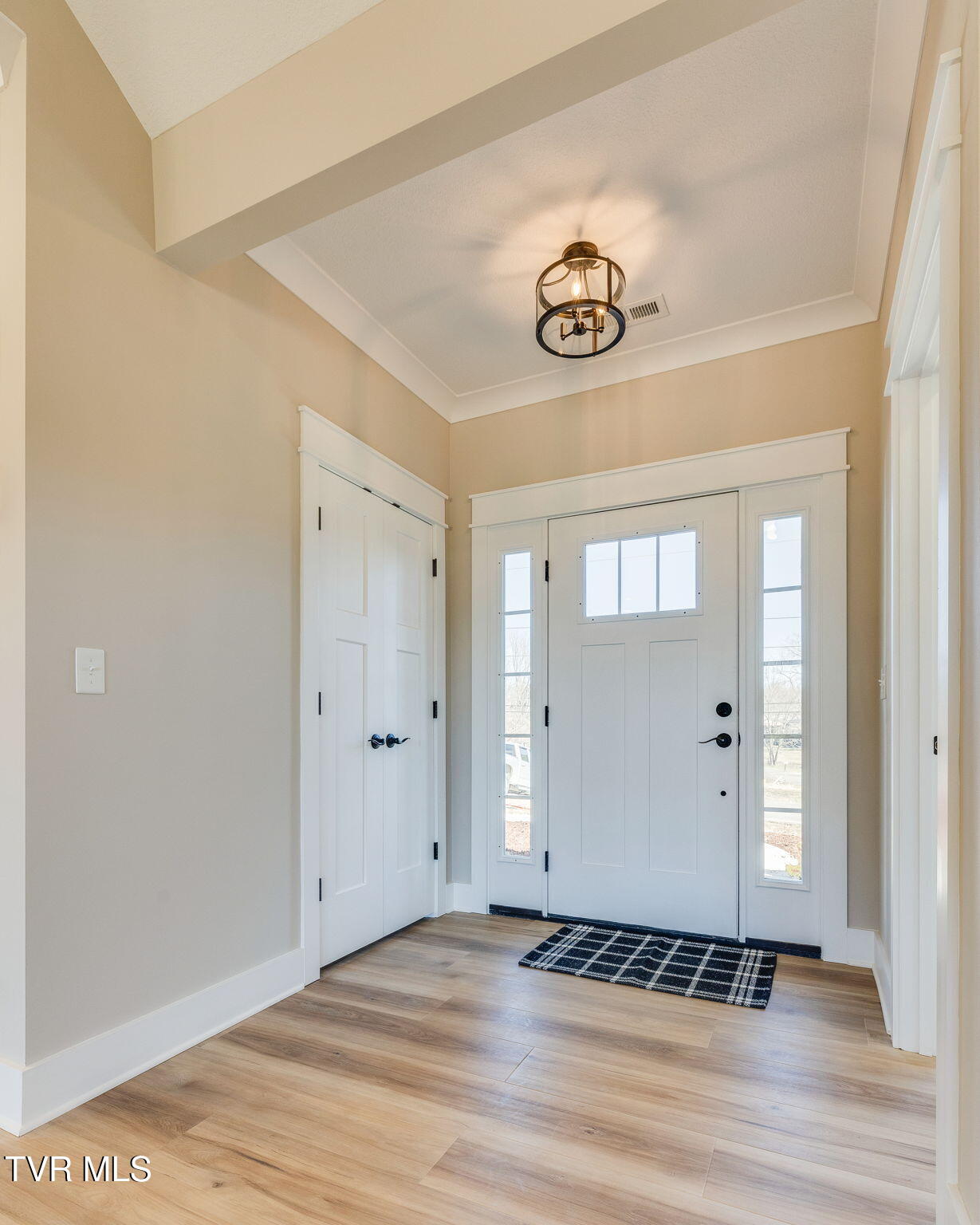 321 Allison Road Piney Flats, TN 37686 - Photo 5 of 36 005