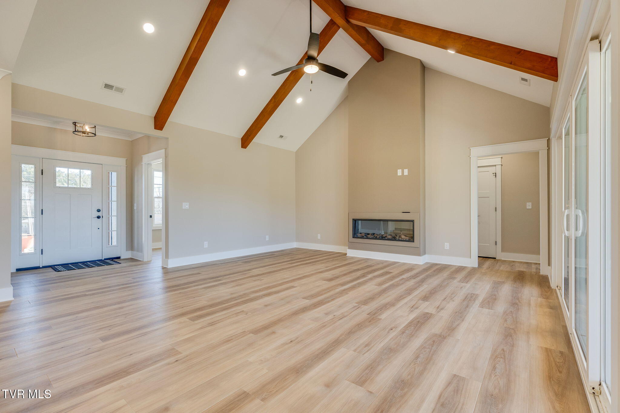321 Allison Road Piney Flats, TN 37686 - Photo 7 of 36 007