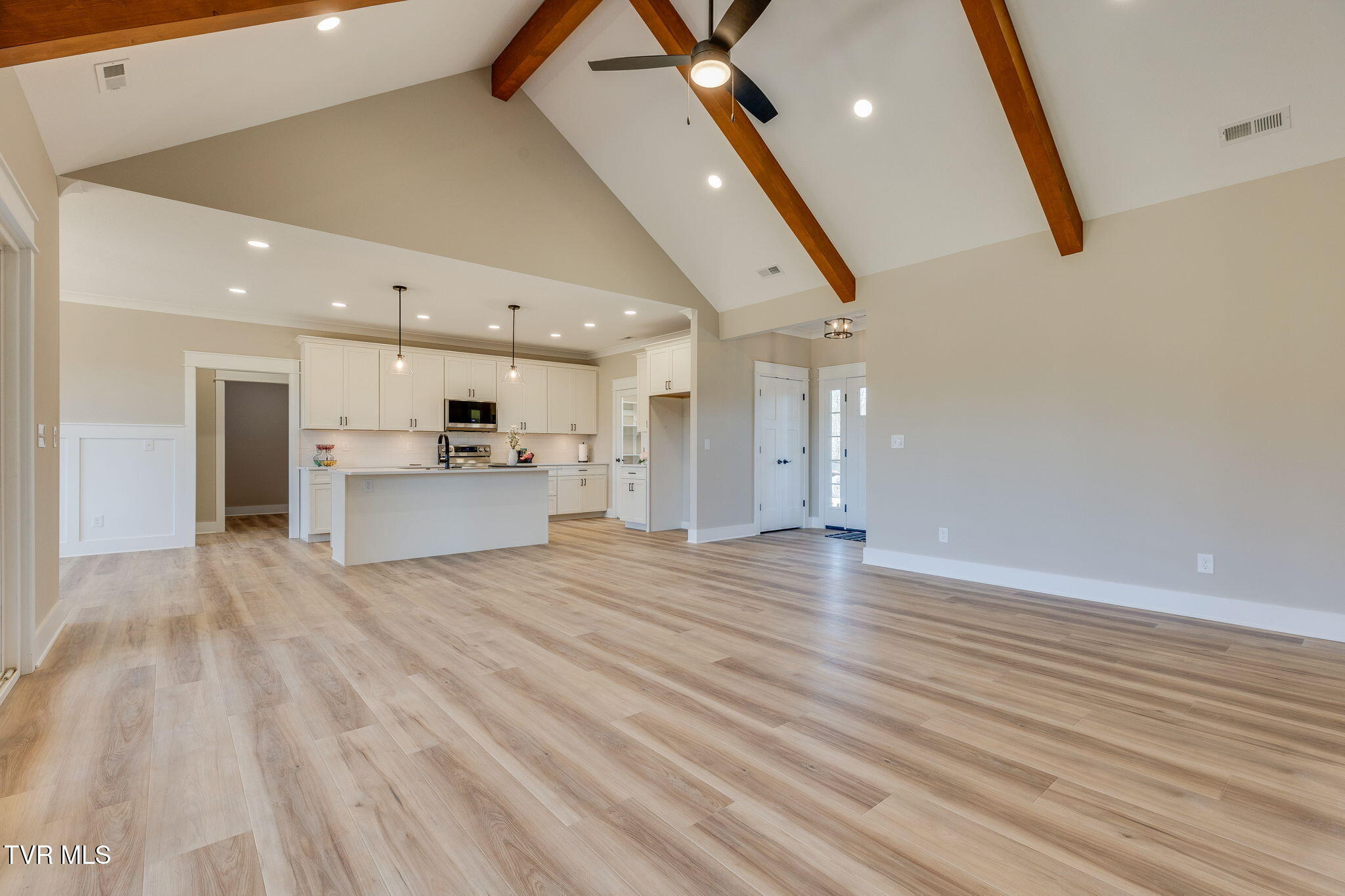 321 Allison Road Piney Flats, TN 37686 - Photo 8 of 36 008