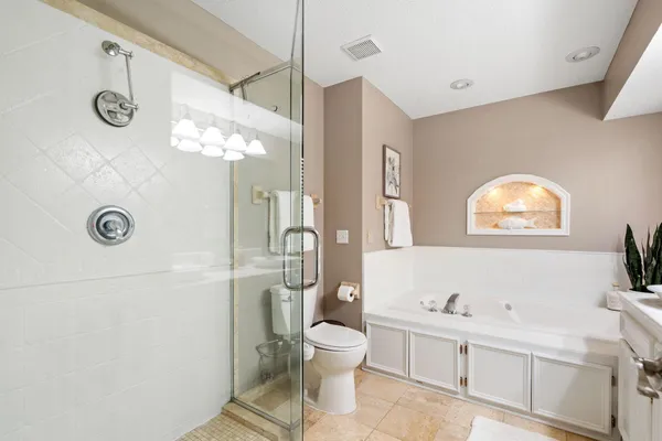 $599,900 | 16710 Innsbrook Drive, Lakeville, MN 55044