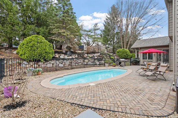 $599,900 | 16710 Innsbrook Drive, Lakeville, MN 55044