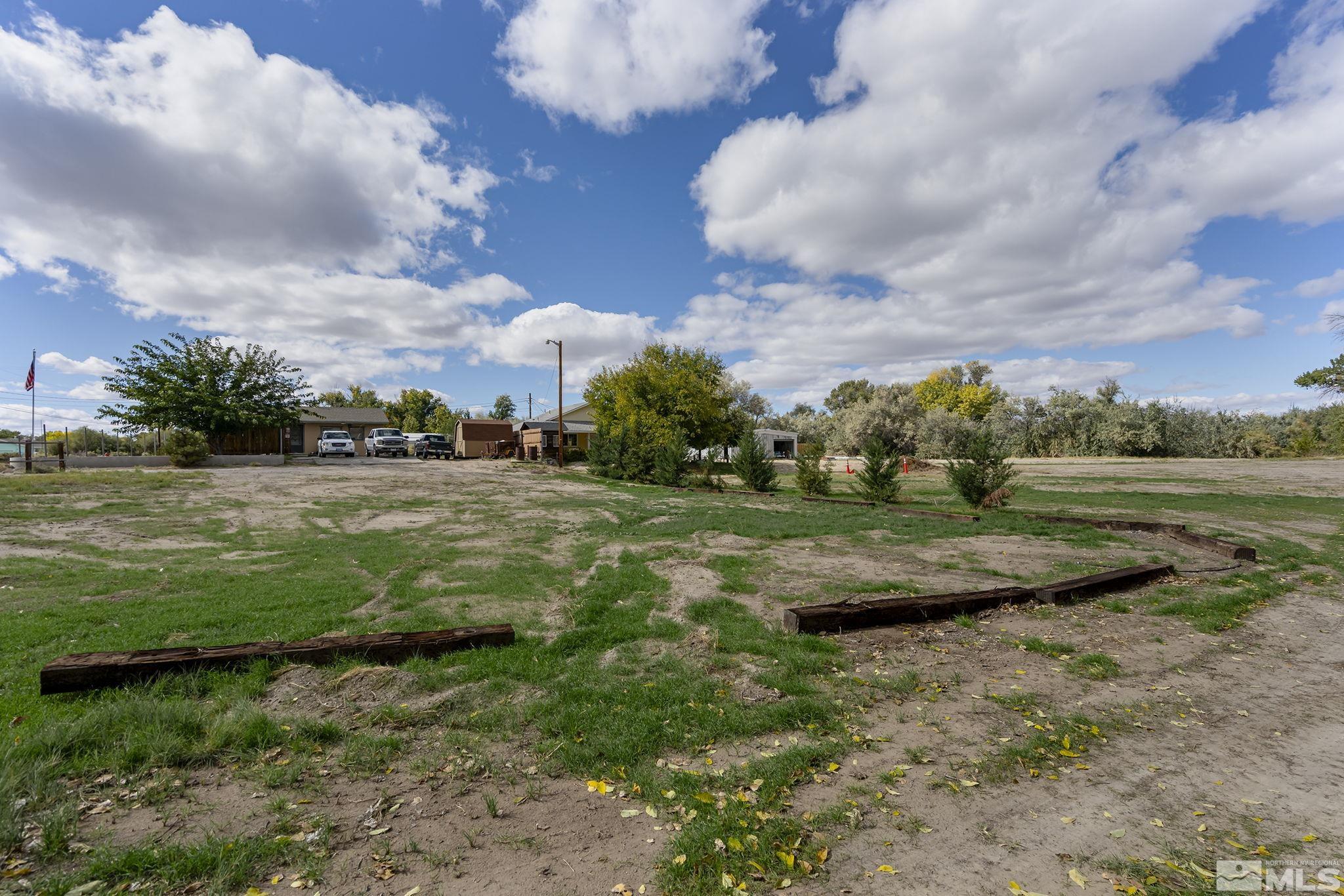 3300 Alcorn Road Fallon, NV 89406 - Photo 24 of 40 a view of a grassy field