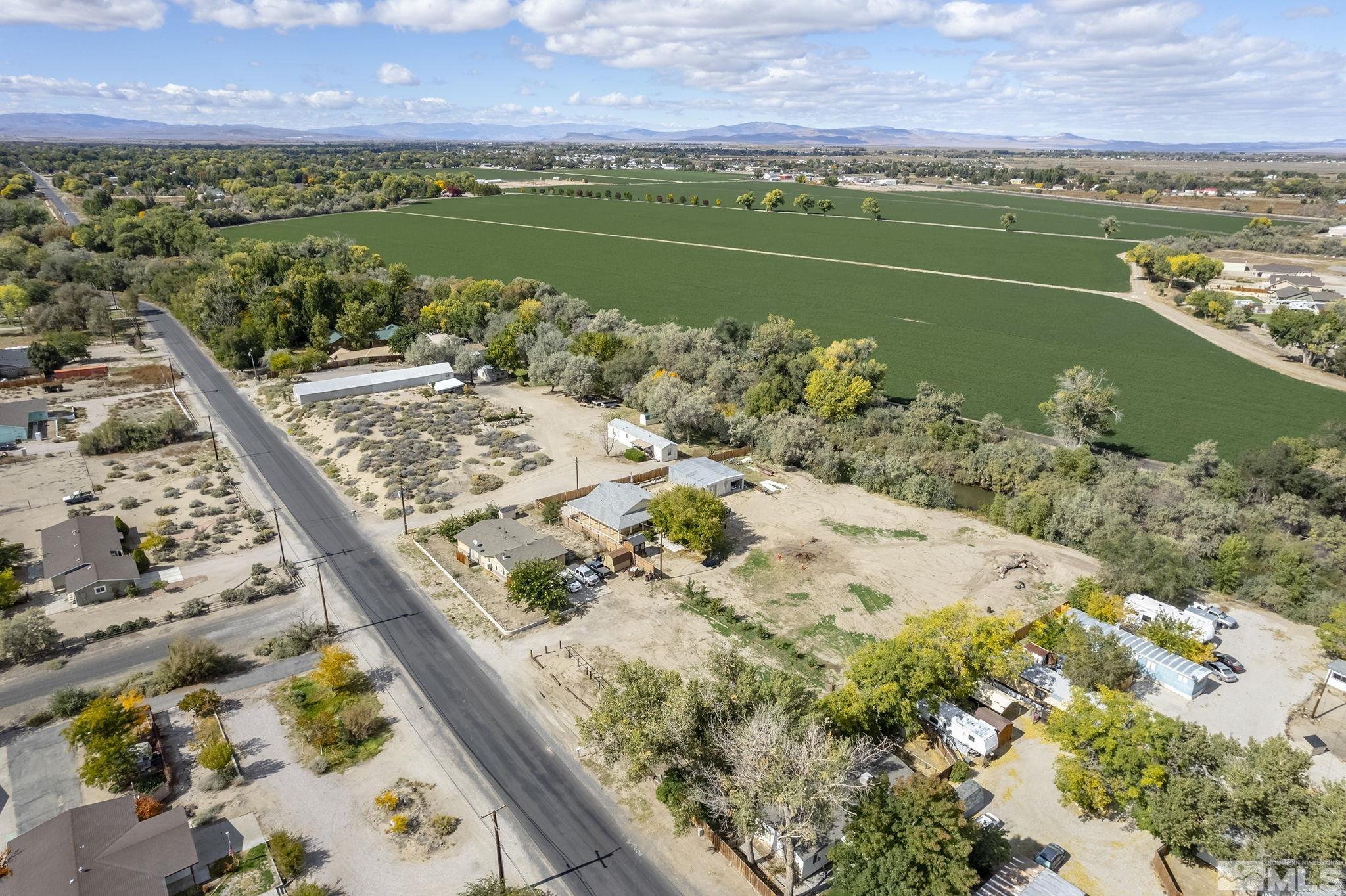 3300 Alcorn Road Fallon, NV 89406 - Photo 32 of 40 a view of a city with a lake