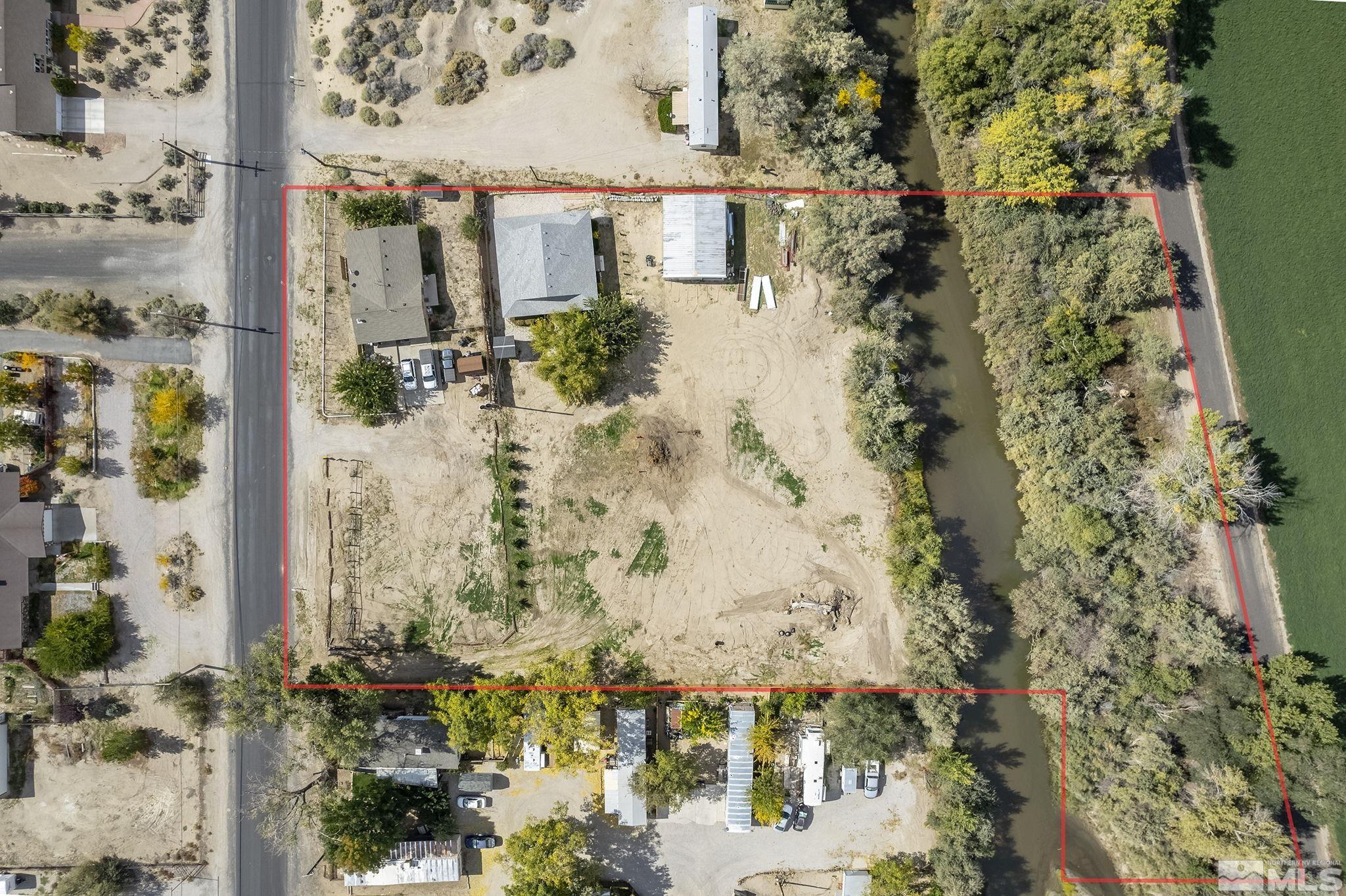 3300 Alcorn Road Fallon, NV 89406 - Photo 34 of 40 view of balcony with wooden floor