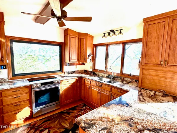 $849,900 | 185 Mc Afee Bluff, Gray, TN 37615