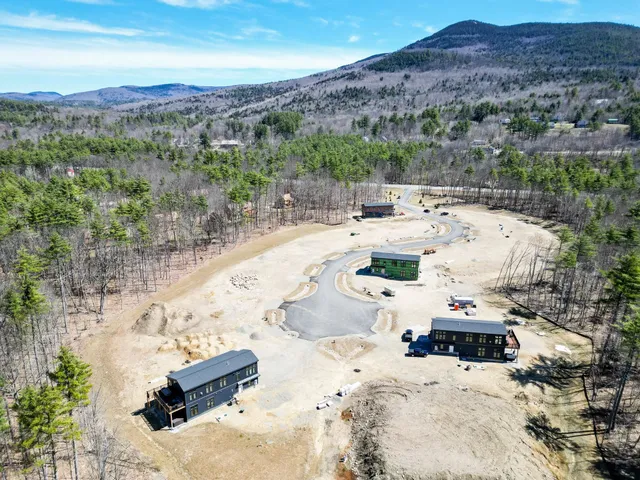 $1,200,000 | 25 Hidden Glade Drive, Unit 4, Bartlett, NH 03845
