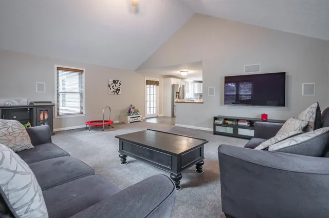 $799,900 | 8 Carriage Lane, Milford, NH 03055