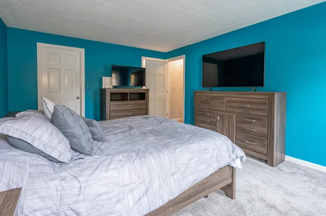 $799,900 | 8 Carriage Lane, Milford, NH 03055