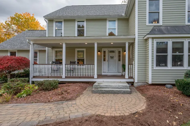 $799,900 | 8 Carriage Lane, Milford, NH 03055