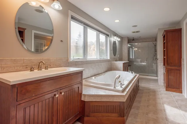 $799,900 | 8 Carriage Lane, Milford, NH 03055