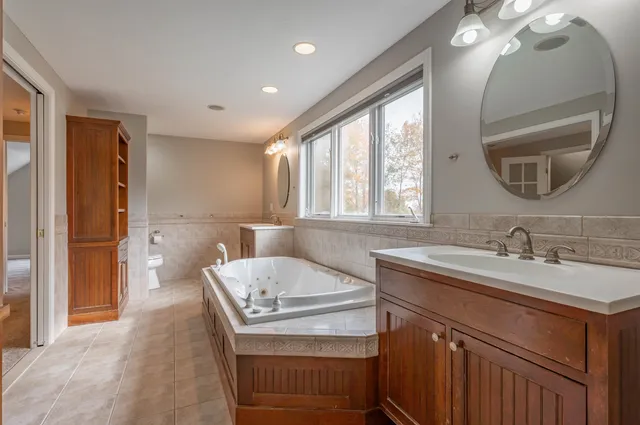 $799,900 | 8 Carriage Lane, Milford, NH 03055