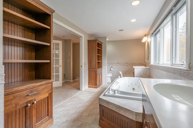 $799,900 | 8 Carriage Lane, Milford, NH 03055