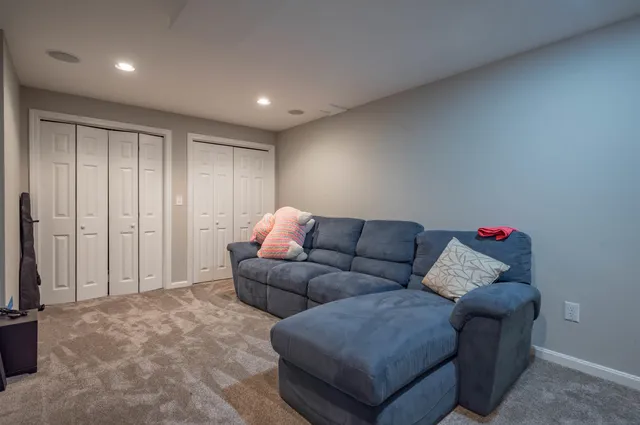 $799,900 | 8 Carriage Lane, Milford, NH 03055