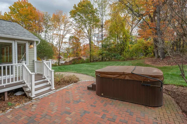 $799,900 | 8 Carriage Lane, Milford, NH 03055