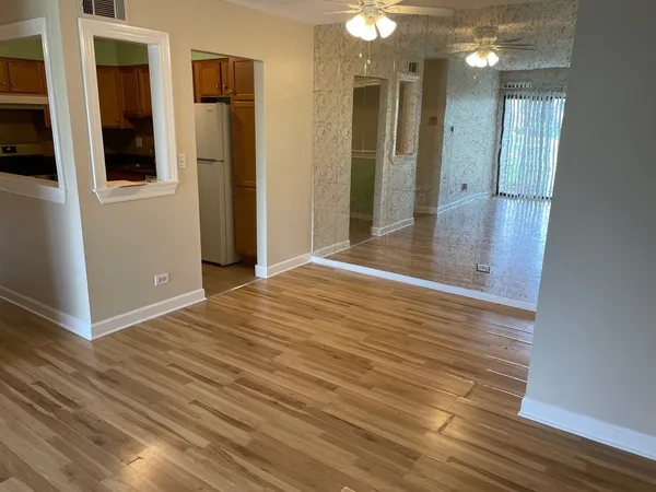$250,000 | 7373 Blackburn Avenue, Unit 104, Downers Grove, IL 60516