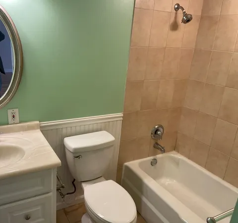 $250,000 | 7373 Blackburn Avenue, Unit 104, Downers Grove, IL 60516