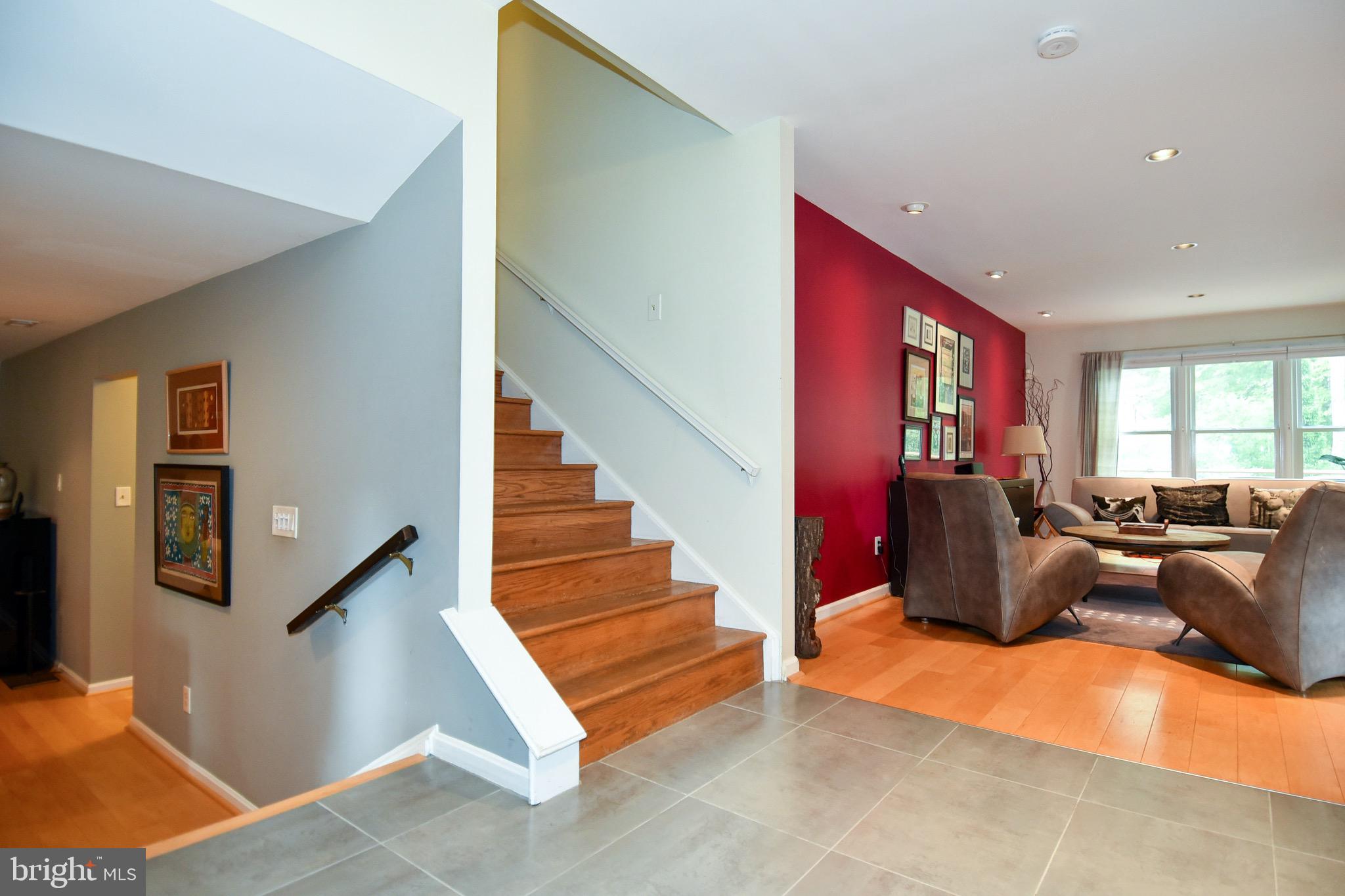 11906 Riders Lane Reston, VA 20191 - Photo 4 of 67 Foyer