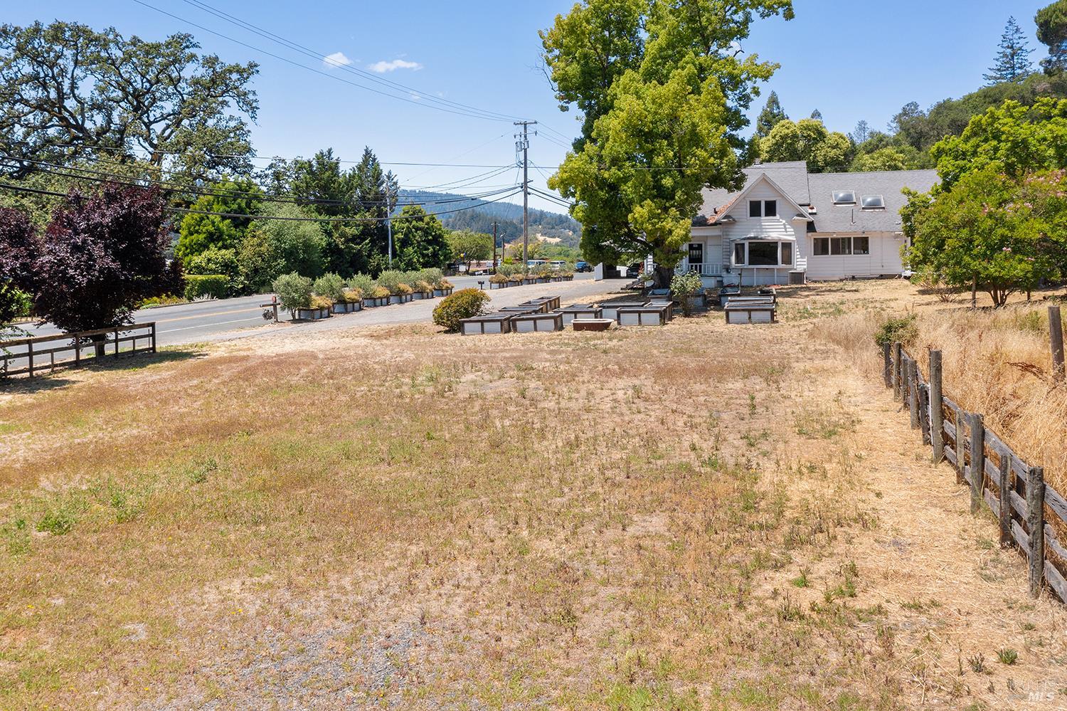 995 Dry Creek Road Healdsburg, CA 95448 - Photo 11 of 57 a swimming pool view with a outdoor seating