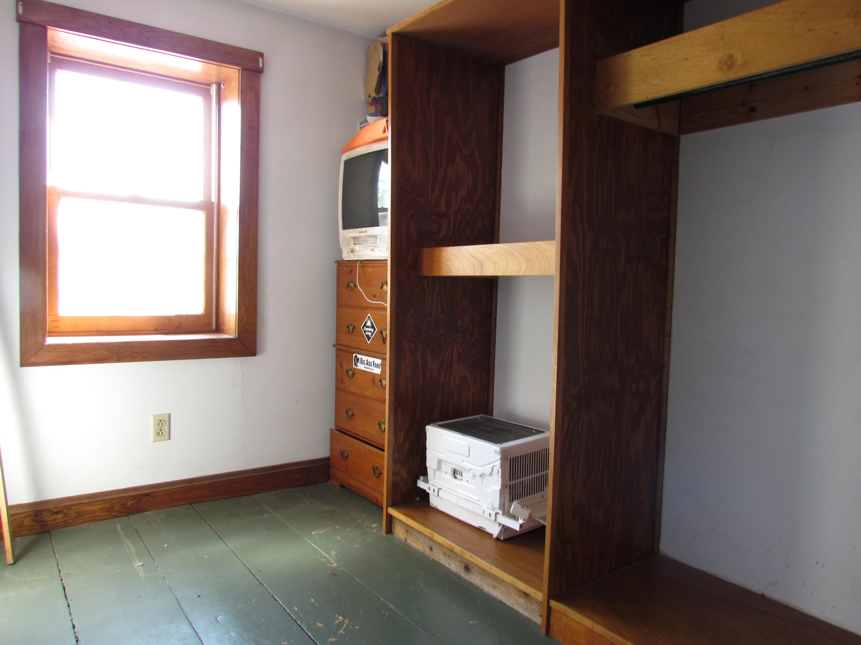 53 Ferry Road Lisbon, ME 04250 - Photo 26 of 50 Spacious Closet