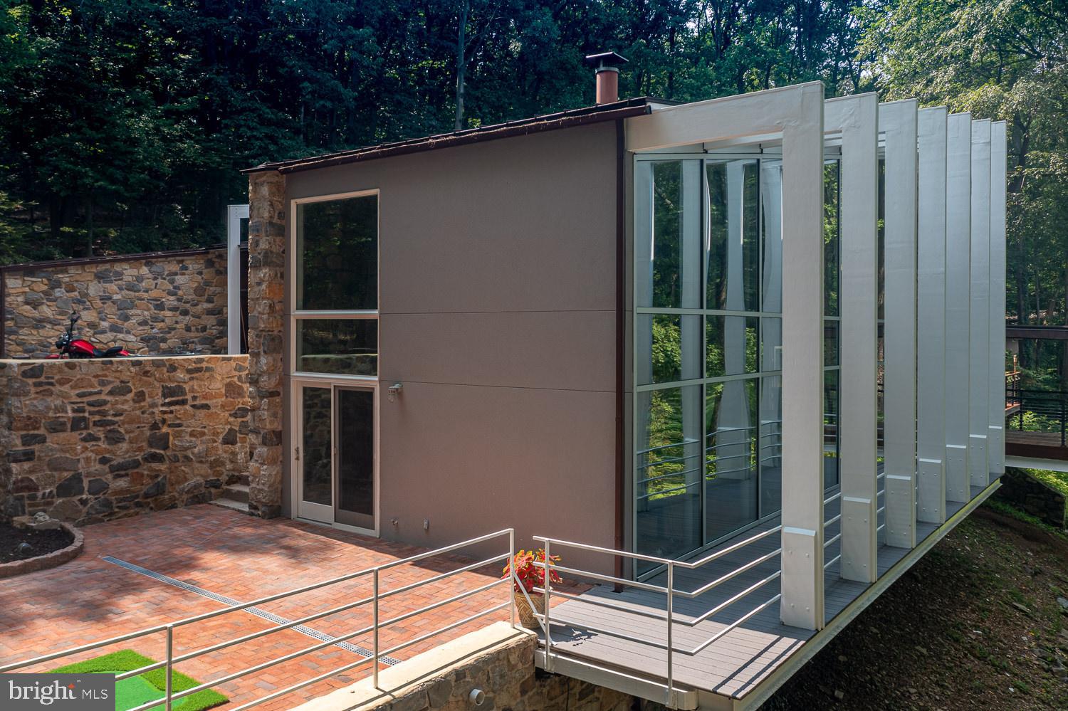 560 Pugh Road Wayne, PA 19087 - Photo 4 of 56