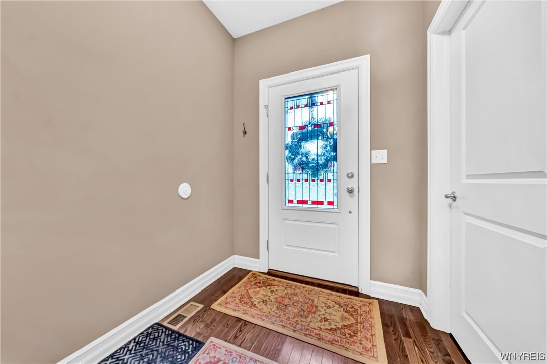 2934 Lower Mountain Road Lewiston, NY 14131 - Photo 3 of 43