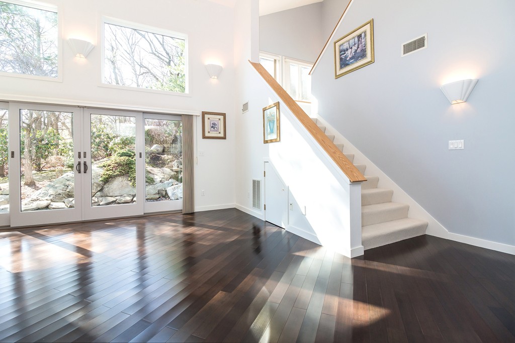 69 Crestwood Road Newton, MA 02465 - Photo 5 of 29 Gallery Image 5