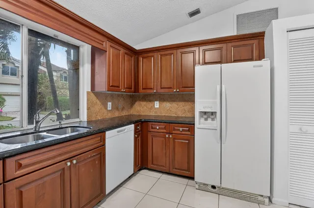 $450,000 | 6780 Via Regina, Boca Raton, FL 33433