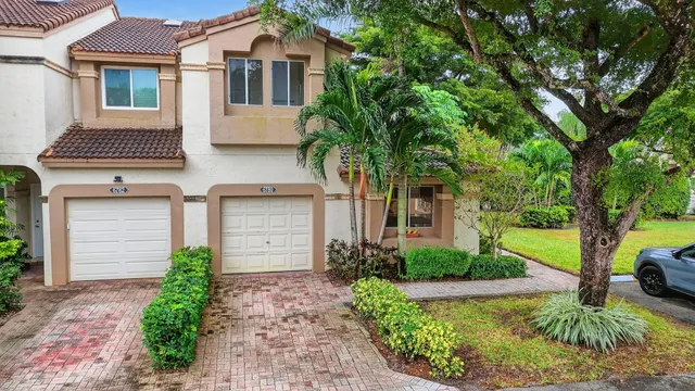 $450,000 | 6780 Via Regina, Boca Raton, FL 33433