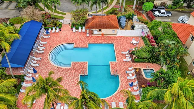 $450,000 | 6780 Via Regina, Boca Raton, FL 33433