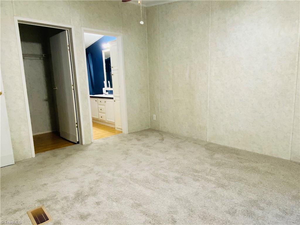 3634 Link Road Greensboro, NC 27405 - Photo 6 of 31 Gallery Image 6