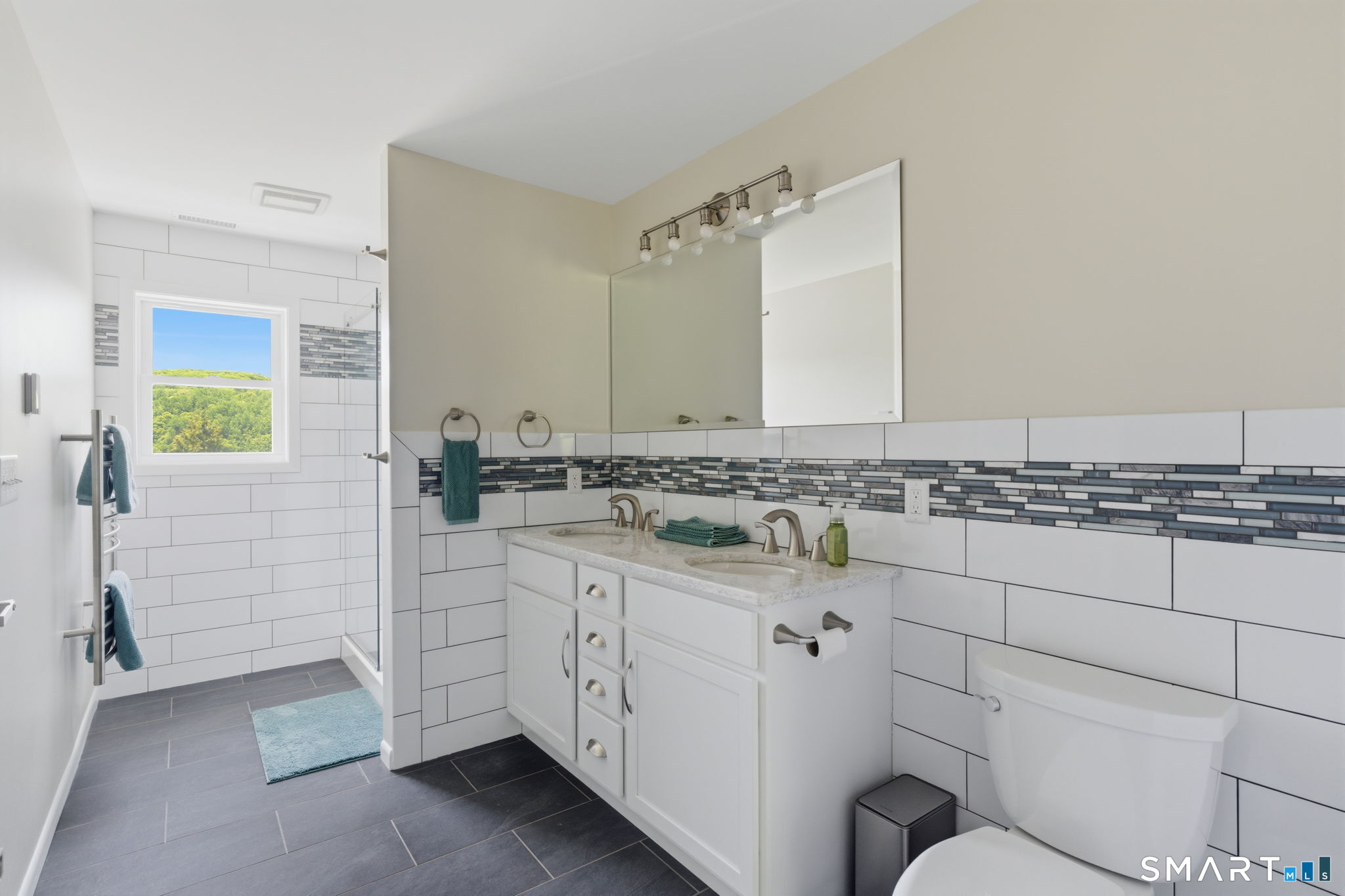 8 Buckingham Road Derby, CT 06418 - Photo 25 of 40 2nd Full Bath in Upper Level