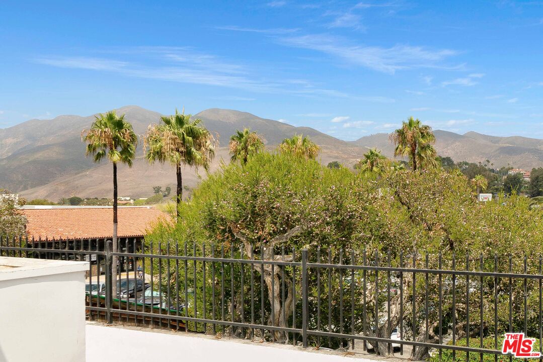 29221 Heathercliff Road, Unit 4 Malibu, CA 90265 - Photo 22 of 36