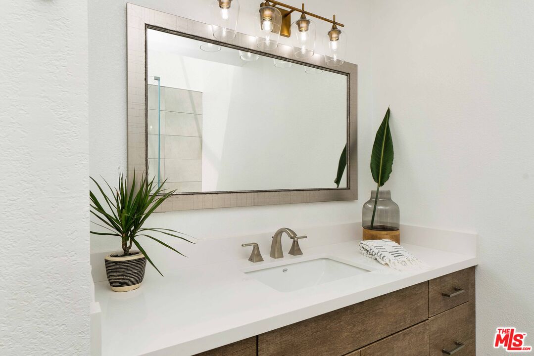 29221 Heathercliff Road, Unit 4 Malibu, CA 90265 - Photo 24 of 36