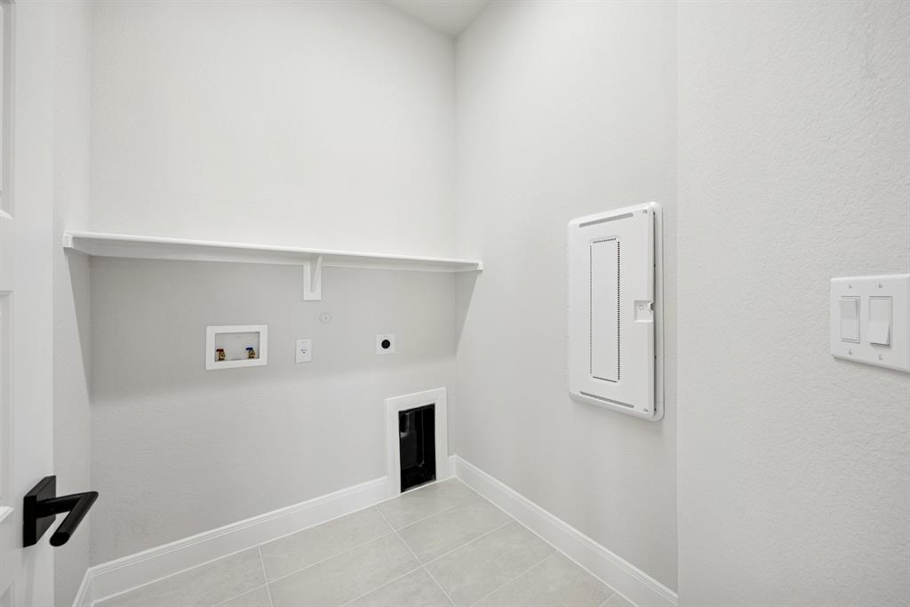 1837 Lightner Road Van Alstyne, TX 75495 - Photo 22 of 30 a view of an empty room